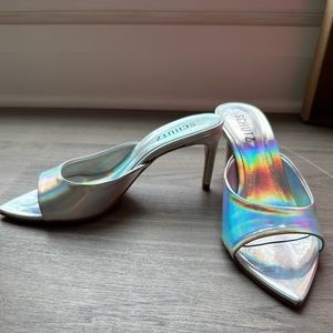 Never worn, sold out Schutz Rayne midi heel in Patra